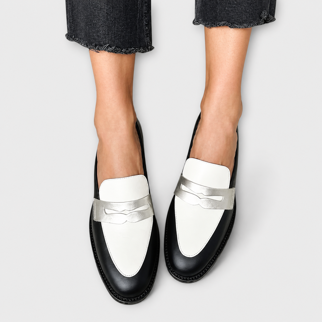 Xara | Mocasines negros metalizados
